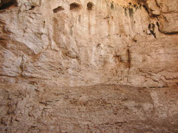 ���̐�͈Â�