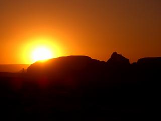 �e������